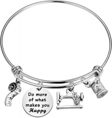 CHOROY Sewing Charm Bracelet Quilting Bangle Sewing Lover Gift Seamstress Gift I Love Sewing Jewelery Gift for Costume Designer (Sewing Bracelet)