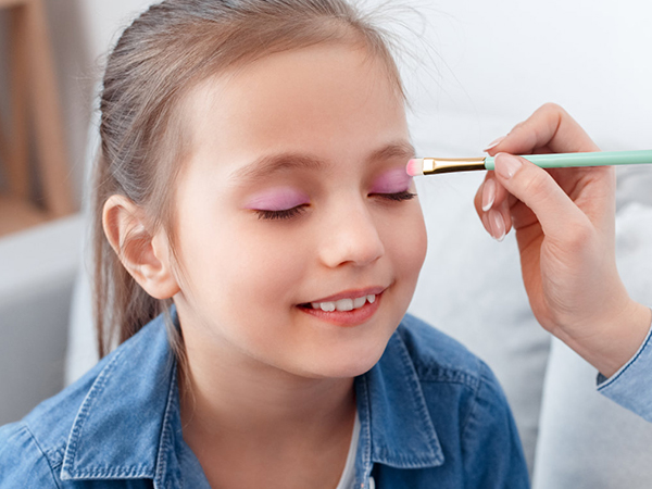 girl&#39;s makeup