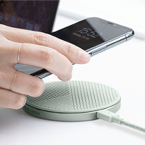 Drop wireless charger non slip Qi Fast charge 10W 7.5W Stable temperature control safe fashion style
